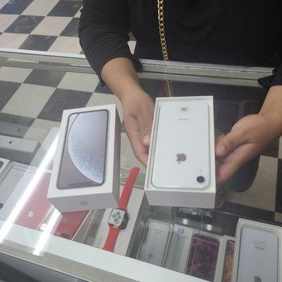 helping our best customer with her new phone