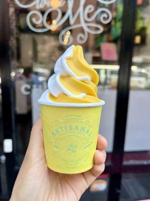 Dreamsicle(mango passionfruit and vanilla twist)