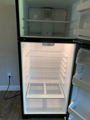 The refrigerator that they said was not cleaned do not rent from them