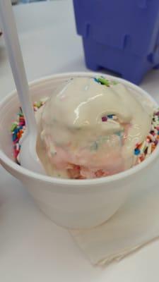 Cotton candy ice cream with rainbow sprinkles and marshmallow sauce yum!!!