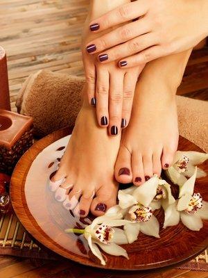 For nails lovers who like pampering feet !