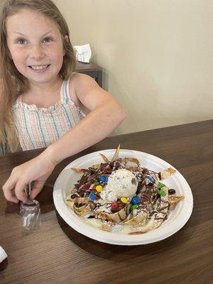 Fettuccine crêpe with strawberries and cookies and cream ice cream