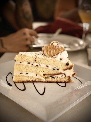 Canoli Cake