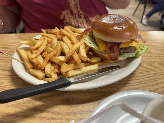 Bacon cheeseburger