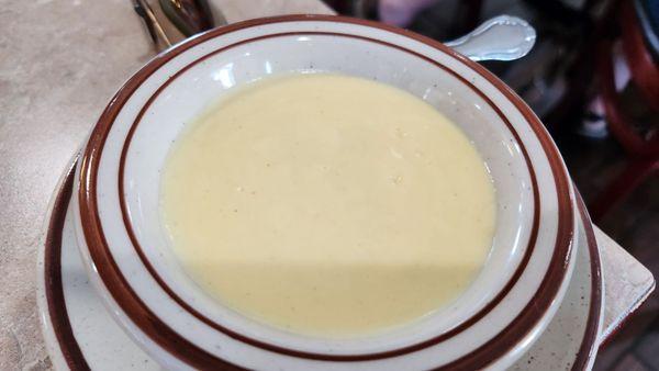 Hollandaise sauce was a powder pack mix with too much lemon.