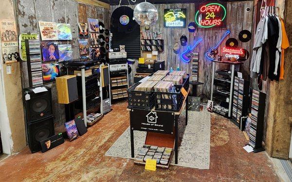 Stereo equipment and vintage Albums