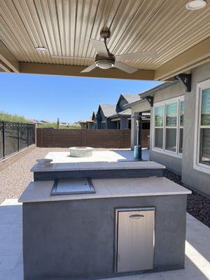 Pergola, bar and fire pit