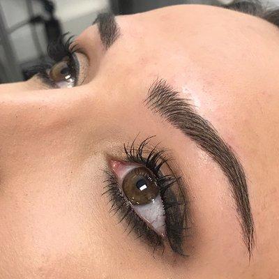 Microbladed brows