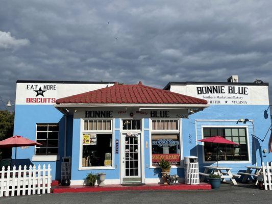 Bonnie Blue ! Ask for Sarah! She is great