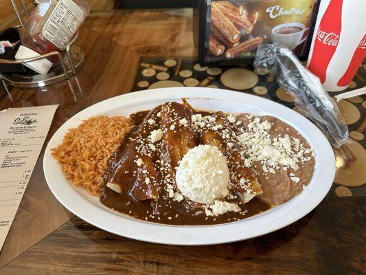 Enchiladas mole