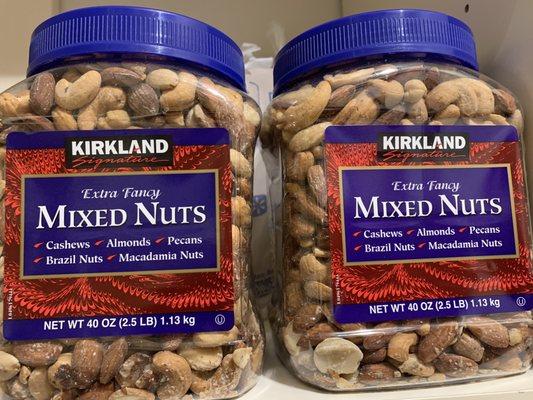 Best value and highest quality deluxe extra fancy mixed nuts, contain no peanuts, 40oz only $15.59. Delicious!