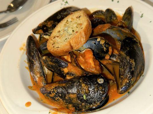 Mussels in Tomato Broth