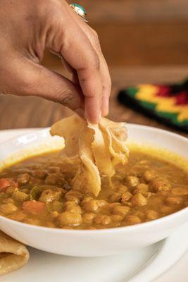 grandmas curry chickpea & roti