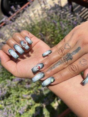 Airbrush nails with chrome