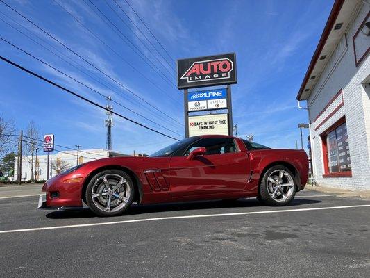 Radio, front camera, rear camera installed in this gorgeous Vette.