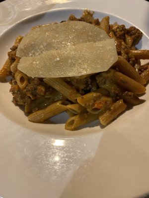 Penne bolognese