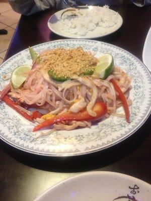 Chicken pad thai