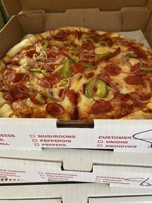 Medium pepperoni, red onion, and green pepper.