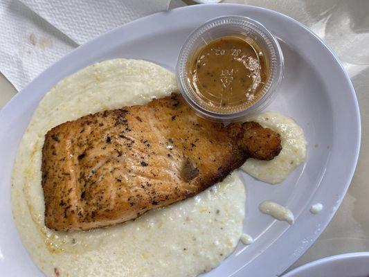 Blackened salmon on creamy pepper jack grits