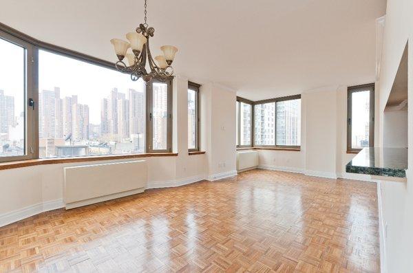 400 E 90th St Condo 2 bed/ 2 bath Sold