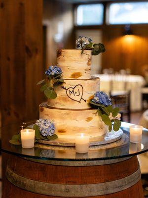 Wedding Cake at Birchwood Vineyards