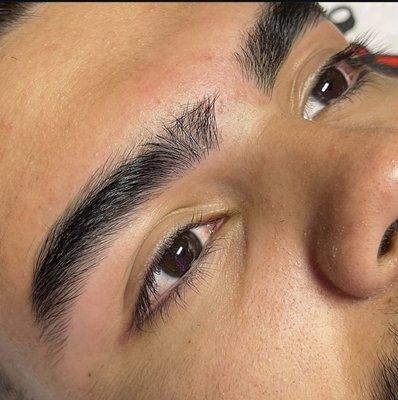 Men's brow wax by Vivian