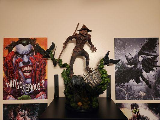 Collectors Row Inc. Scarecrow statue from Tweeterhead..