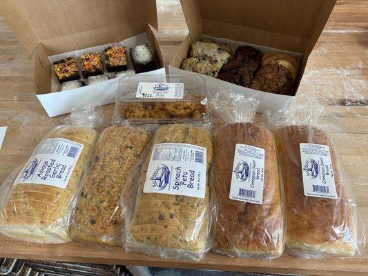 Heartwarming box of fresh breads delivered in day of a funeral.