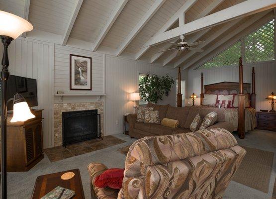 Romantic Cottages and Luxury Lakefront Suites at Beaver Lake Cottages.