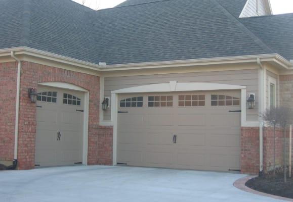 Insulated Steel Garage Door Instalation and Repair. Servicing Dayton Ohio and the surround areas.