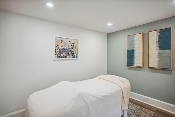 One of the treatment rooms at Blossom where patients relax and receive acupuncture at Blossom Clinic.