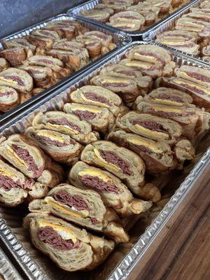 Pastrami&egg&cheese croissant