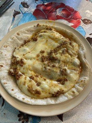 Queso Fundido con Chorizo