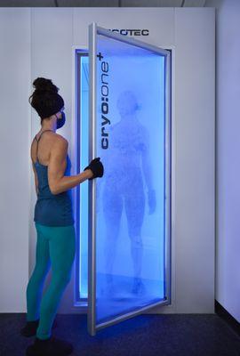 Cryotherapy reduces inflammation, boosts recovery, relieves pain, enhances circulation, and improves overall well-being in 6 minutes or less