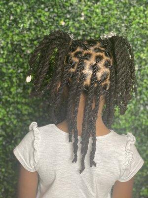 Loc retwist and style