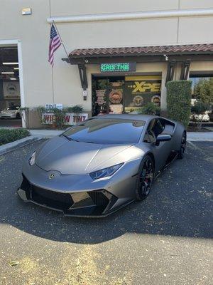 Lamborghini huracan full color change paint protection so now you get a 10 years warranty on color change and it's self healing