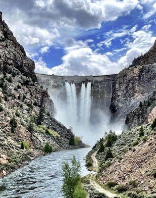 Morrow Point Dam