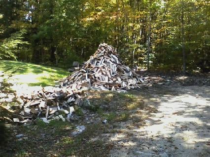 We sell Firewood all season long !