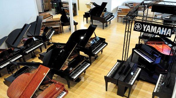 Explore our massive collection of baby grand pianos, grand pianos, digital pianos, used pianos, player pianos and much more!