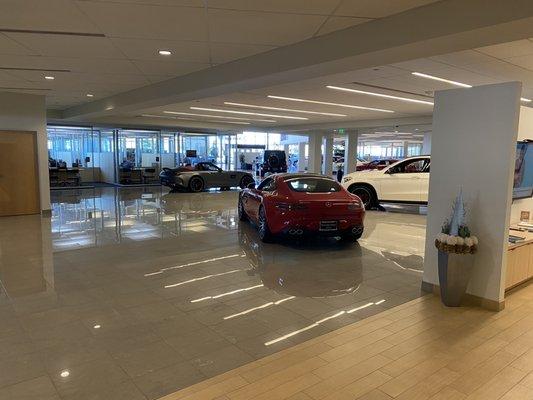 Mercedes Benz of Plano Dealer Floor