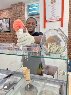 Dwayne handing over my cone....service with a smile!