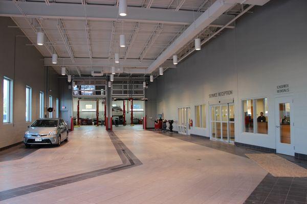 Rhinelander Toyota service lane entrance.