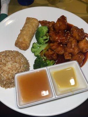 Generals chicken, broccoli, fried rice and egg roll