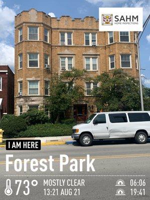 Really cool condo in Forest Park. Stately old building!