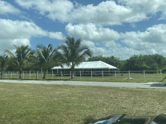 New tent in excellent conditions