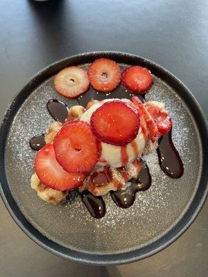 Strawberry croffles with ice cream