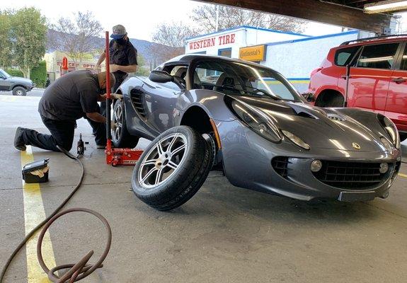 Lotus Elise pit stop.