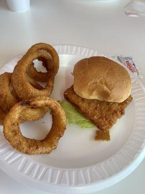 Fish sandwich with onion rings