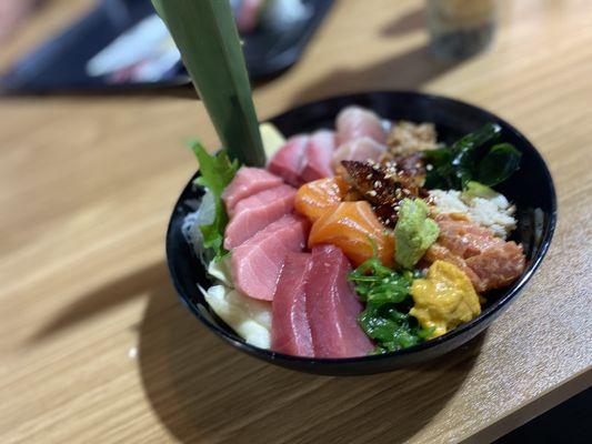 Chirashi bowl