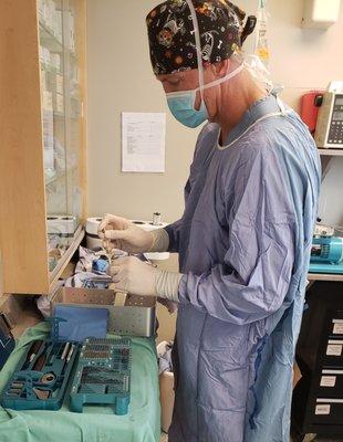 Dr. Whalen prepares for a Tibial Tuberosity Advancement surgery.